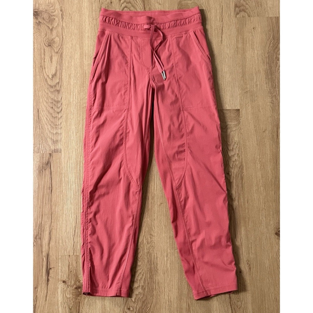 Lululemon Dance Studio Mid-Rise Cropped 25" Pants Sakura Pink‎ Size 2